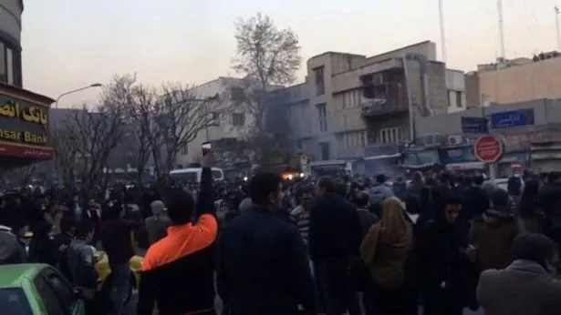 People-protest-in-Tehran.jpg