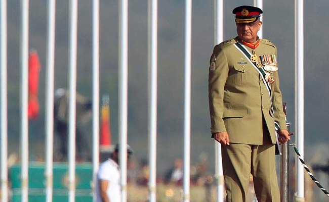 'Let Abhinandan Go': Pak Leader Says Army Chief 'Was Shaking' At Meet'Let Abhinandan Go': Pak Leader Says Army Chief 'Was Shaking' At Meet