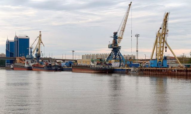 Astrakhan-Port-640x383.jpg