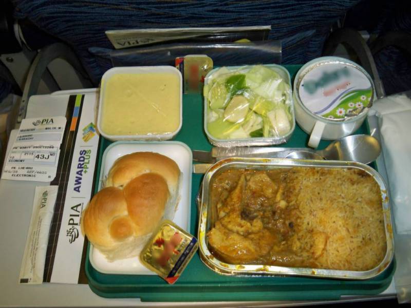 Pakistan allows in-flight meals as coronavirus restrictions relaxed