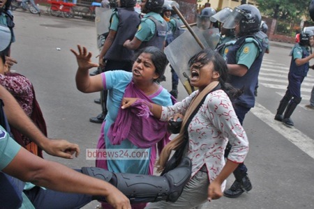 police-kicking-woman.jpg