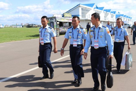 kasau-bahas-kelanjutan-pengadaan-su35-masalah-perawatan-pesawat-sukhoi-tni-au-di-maks-2019-1.jpg