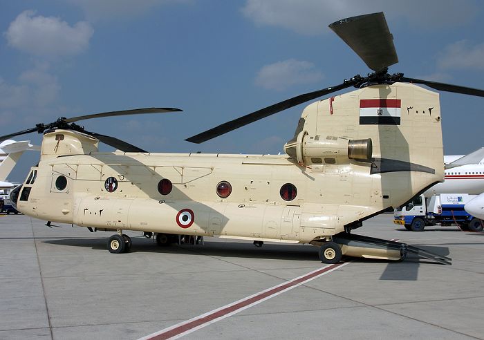 Egyption_Chinook_Dubai_2005_700x492.jpg