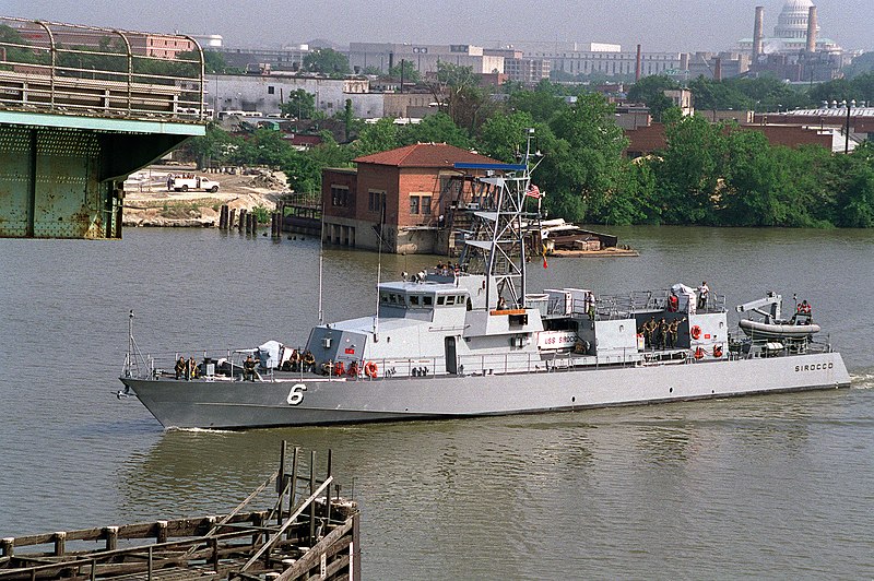 800px-USS_Sirocco_%28PC-6%29.jpg