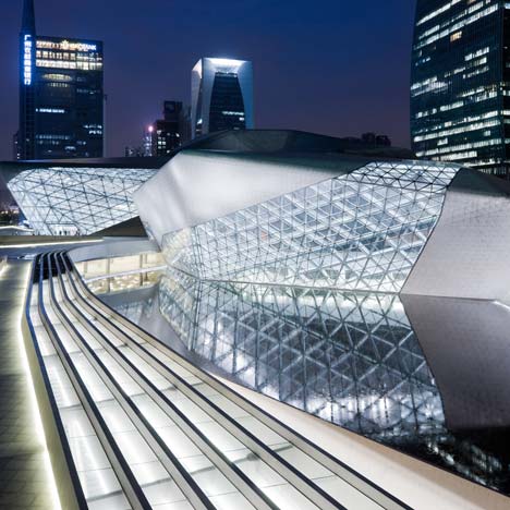 dzn_Guangzhou-Opera-House-by-Zaha-Hadid-Architects-1.jpg