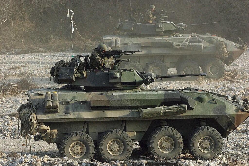 1024px-LAV-25_USMC.JPG