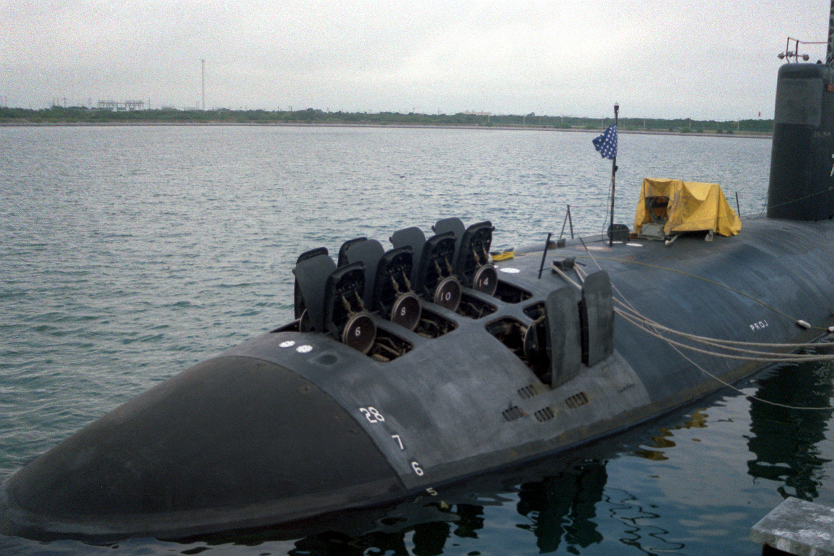 USS_Santa_Fe_(SSN-763)_VLS_doors_open.jpg