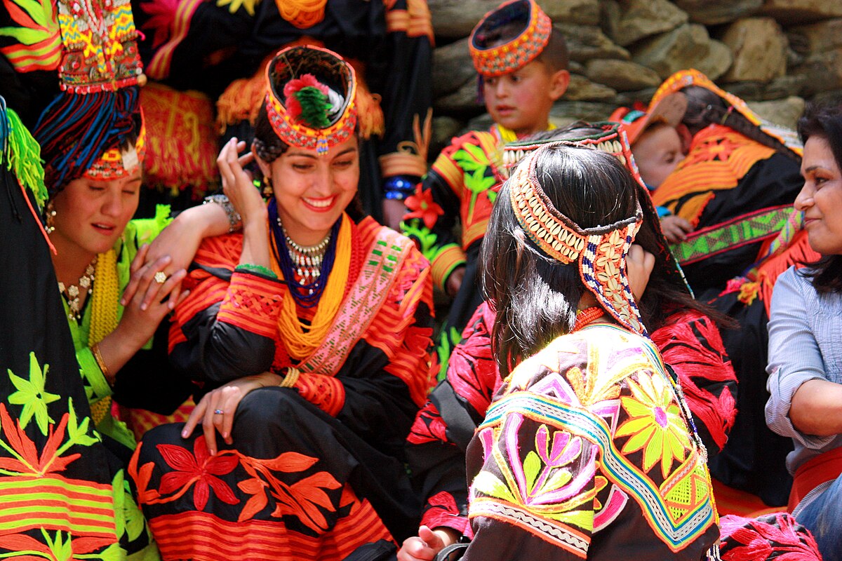 1200px-Kalash_women_traditional_clothing.jpg