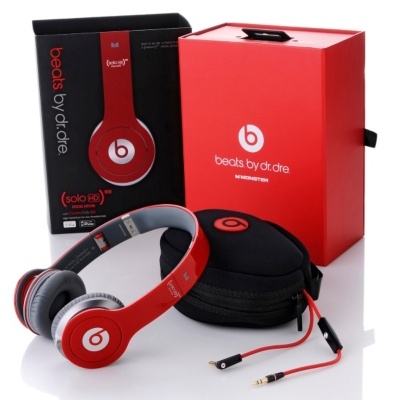 Beats-Solo-HD-PRODUCT-Red-Special-Edition-Headphones-0.jpg