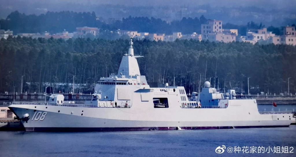 Type-055-destroyer-Xianyang-1024x546.webp