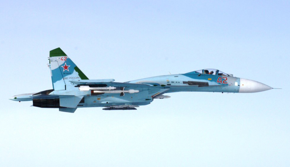 Su-27-Flanker-intercepted.jpg