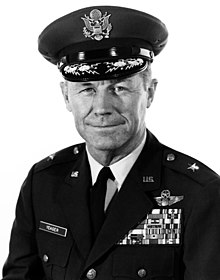 220px-ChuckYeager.jpg