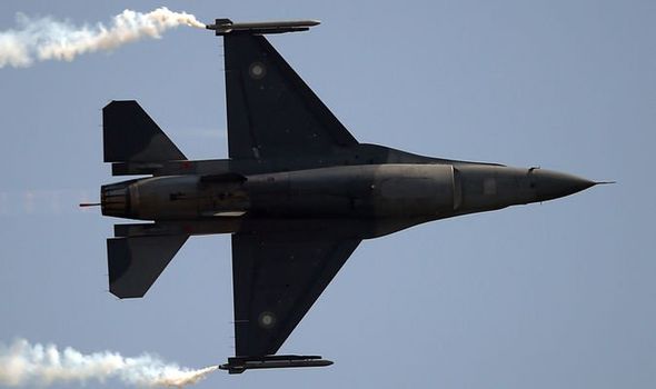 Pakistan-F16-fighter-jet-1129236.jpg