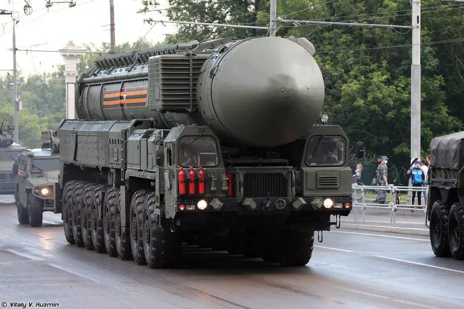 RS-24_Yars_mobile_ballistic_missile_Russia_Victory_Day_military_parade_2020_925_001.jpg
