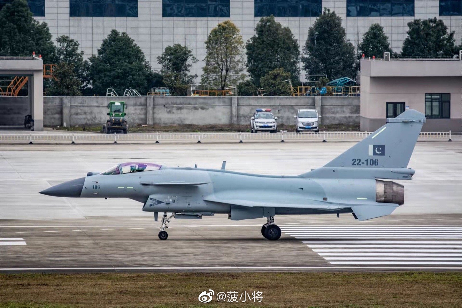Rupprecht_A on Twitter: So far the best images of a Pakistani Dragon: 🐉 J-10CP - even as it seems, they are still designated J-10C only ;-) - serial number 22-106! (Image via