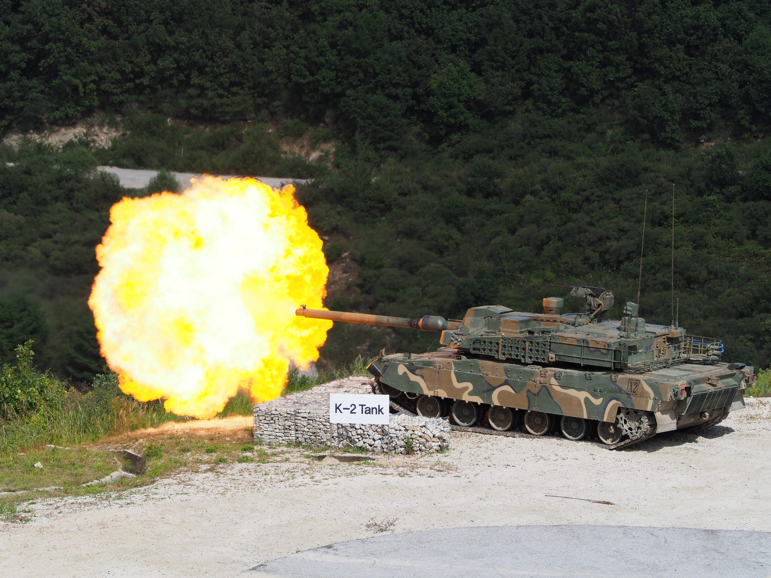 www.asianmilitaryreview.com