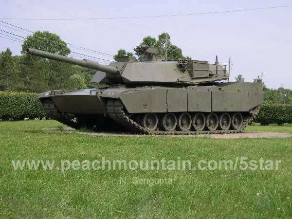 NSengupta_FtKnox_2006_4309_M1_Tanks.jpg