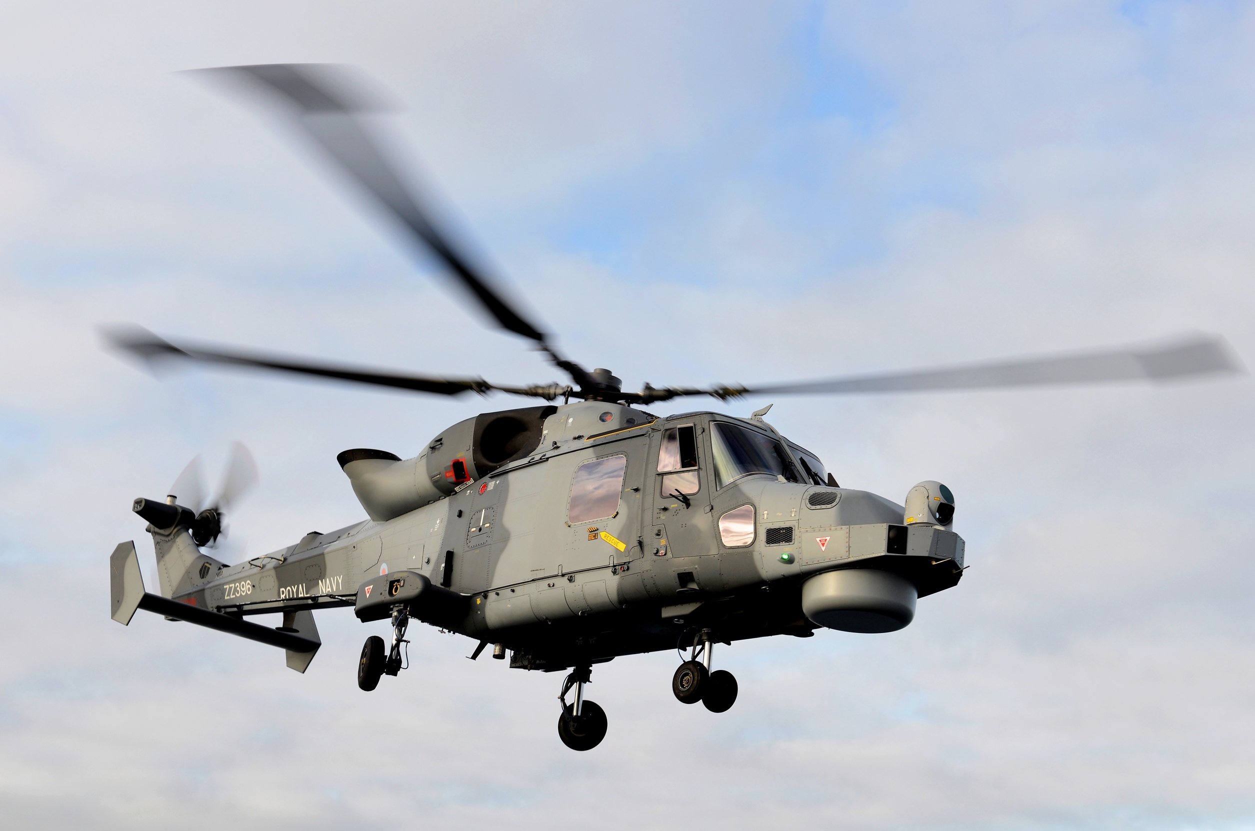 Royal_Navy_Wildcat_Helicopter_MOD_45158434.jpg