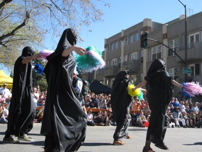 BURQA+CHEERLEADERS.JPG