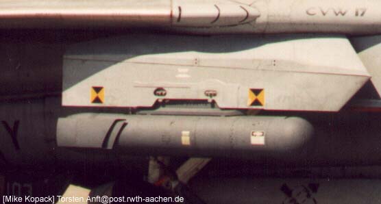 f14-detail-lantirn-01l.jpg