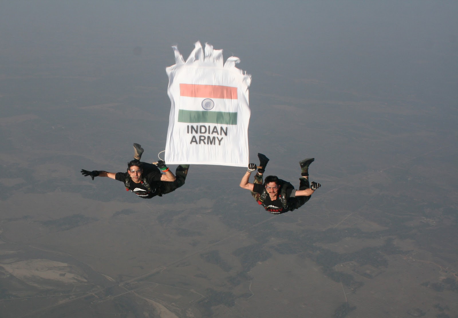 Indian+Army+Skydiving+Team.jpg