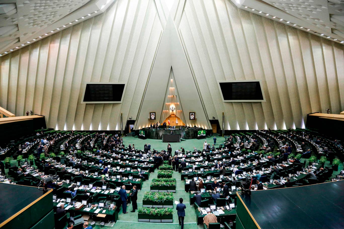 Iran-parliament-10.jpg
