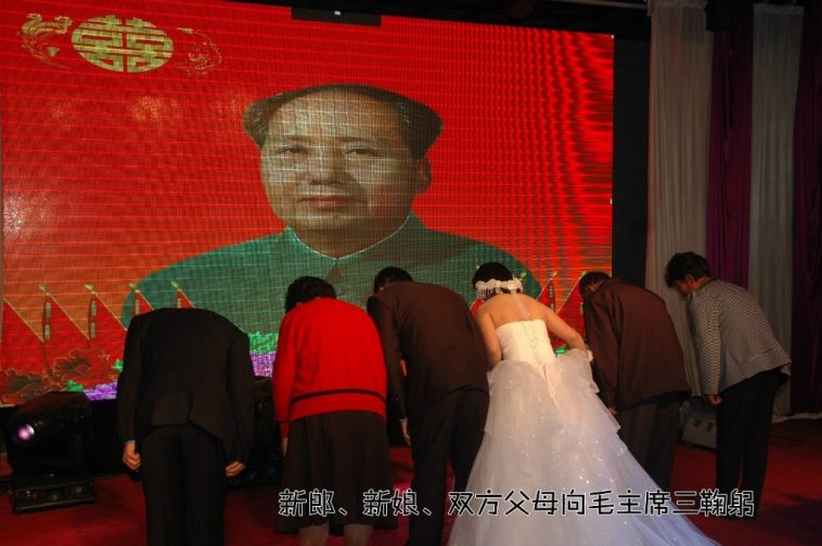 shanxi-china-chinese-mao-style-red-wedding-04-758x504.jpg