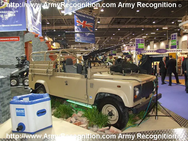 Land_Rover_British_Army_DSEI_2007_UK_London_001.jpg
