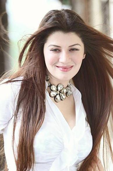 Kainaat-Arora-Family-Mother-Father-Name-Pictures-Upcoming-Movies.jpg