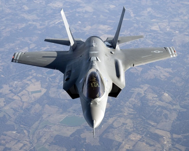 F-35+Lightning+II+fighter+jet+%25282%2529.jpg