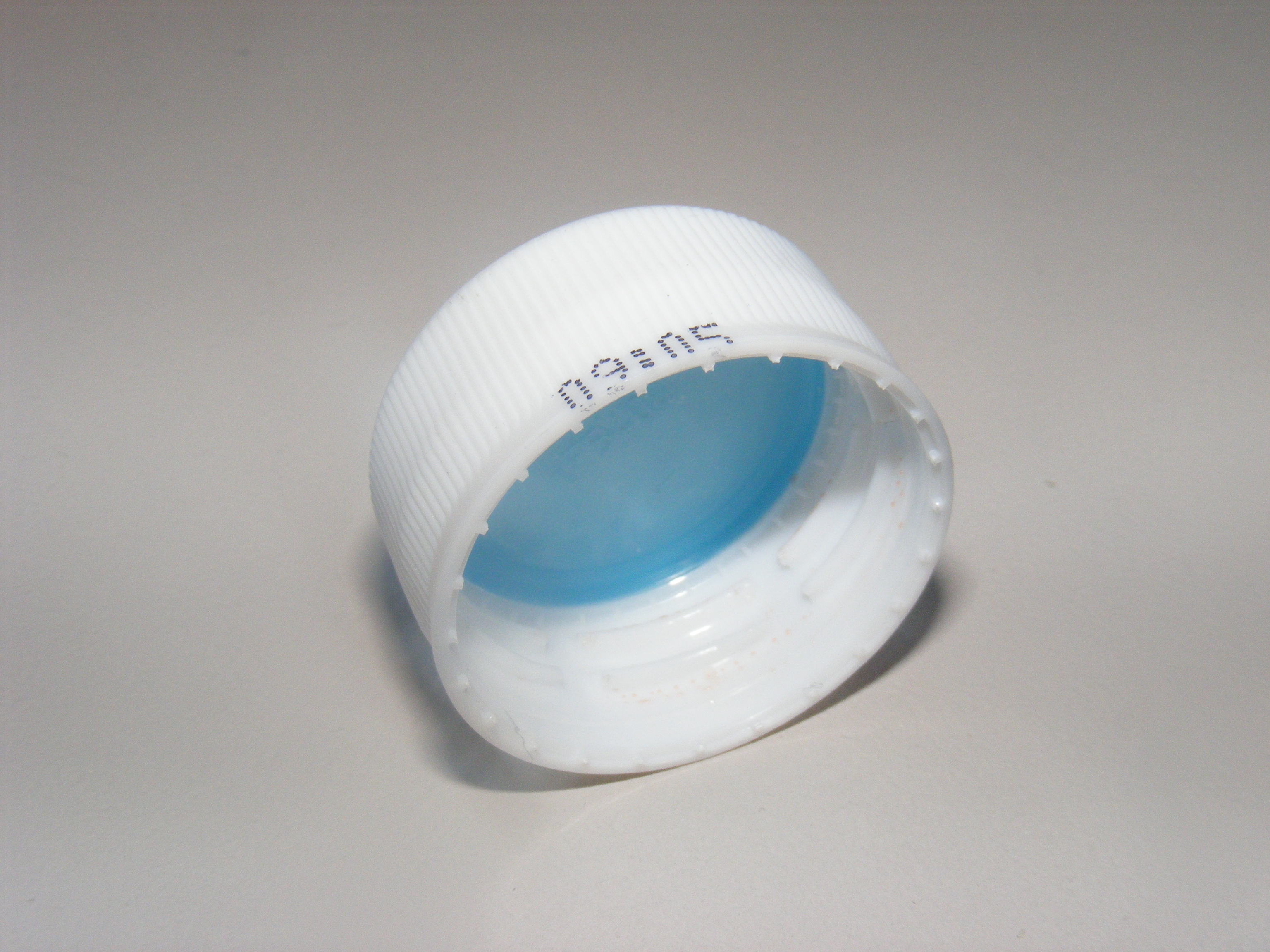 Plastic_Bottle_Cap.JPG