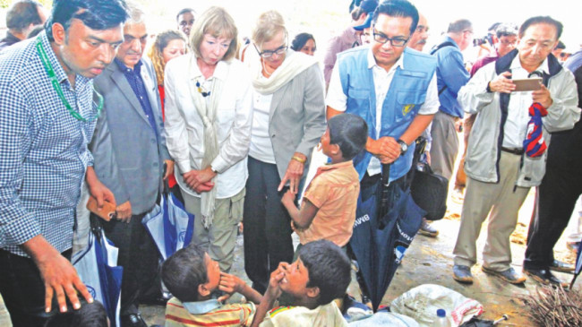 diplomats_visits_rohingya_1.jpg
