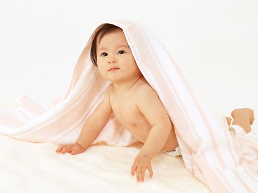 baby-coming-out-from-towel-512x384-478.jpg