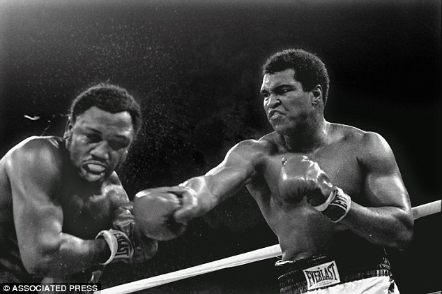 003112EE00000258-3625232-Muhammad_Ali_connects_with_a_right_in_the_9th_round_to_send_swea-a-42_1465054255164.jpg