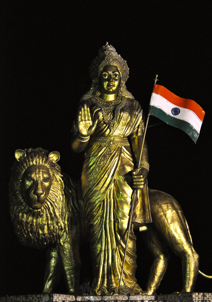 Bharat_Mata_bronze.jpg