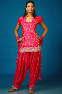 Indian-Bridal-Salwar-Kameez-Elegance-with-Ease1.jpg