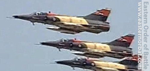 Egyptian_Mirage_5E2s_late_flying.jpg