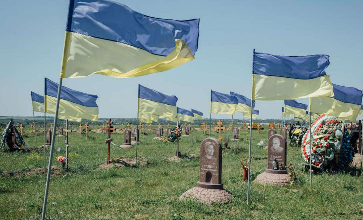 Ukraine-War-Casualty-Figures-Graveyard.jpg