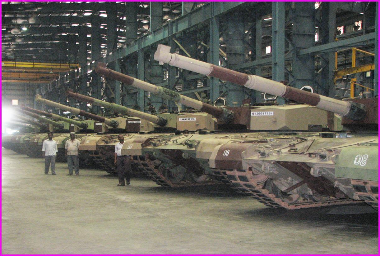 New+Arjun+tanks+at+the+assembly+line+in+HVF+Avadi.JPG