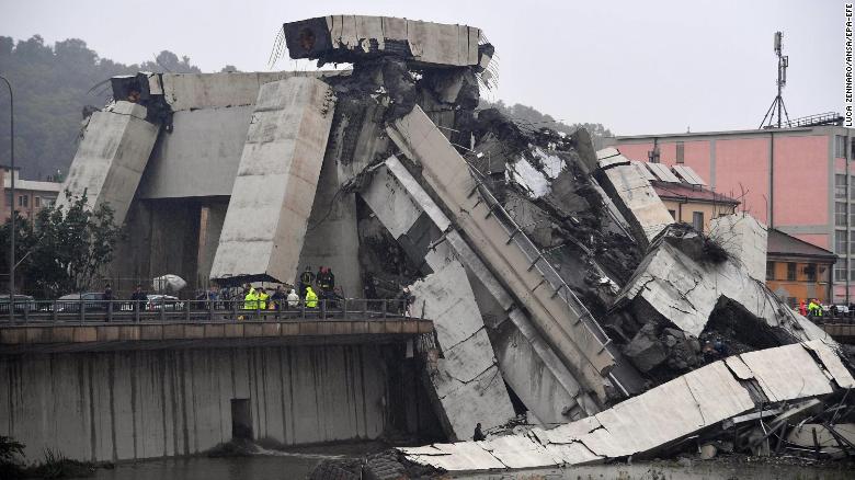 180814124101-04-genoa-italy-bridge-collapse-0814-restricted-exlarge-169.jpg