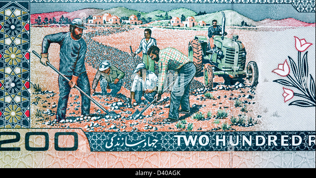 farmers-with-tractor-from-200-rials-banknote-iran-1982-d40agk.jpg