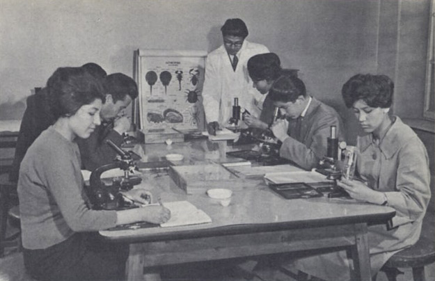 1950s_Afghanistan_-_Biology_class%2C_Kabul_University.jpg