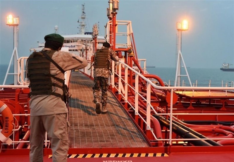 IRGC Navy Foils US Attempt at Oil Theft