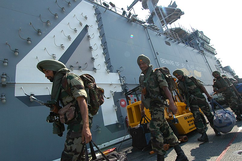 800px-US_Navy_061025-N-0209M-003_Indian_Soldiers_assigned_to_the_9th_Battalion_of_the_Sikh_Infantry_arrive_aboard_USS_Boxer_%28LHD_4%29_to_participate_in_Malabar_2006.jpg