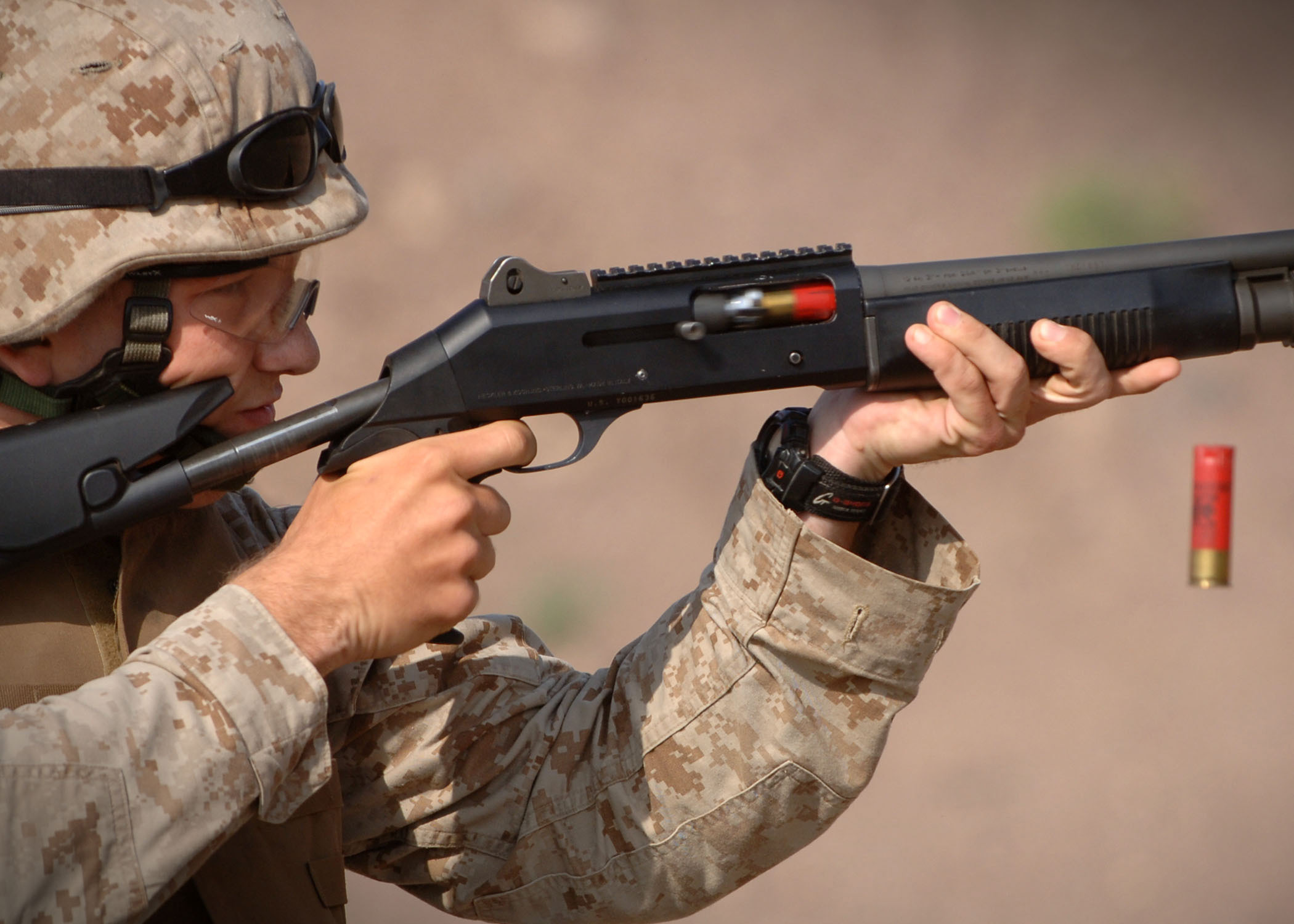 Shotgun_in_training_US_military.jpg