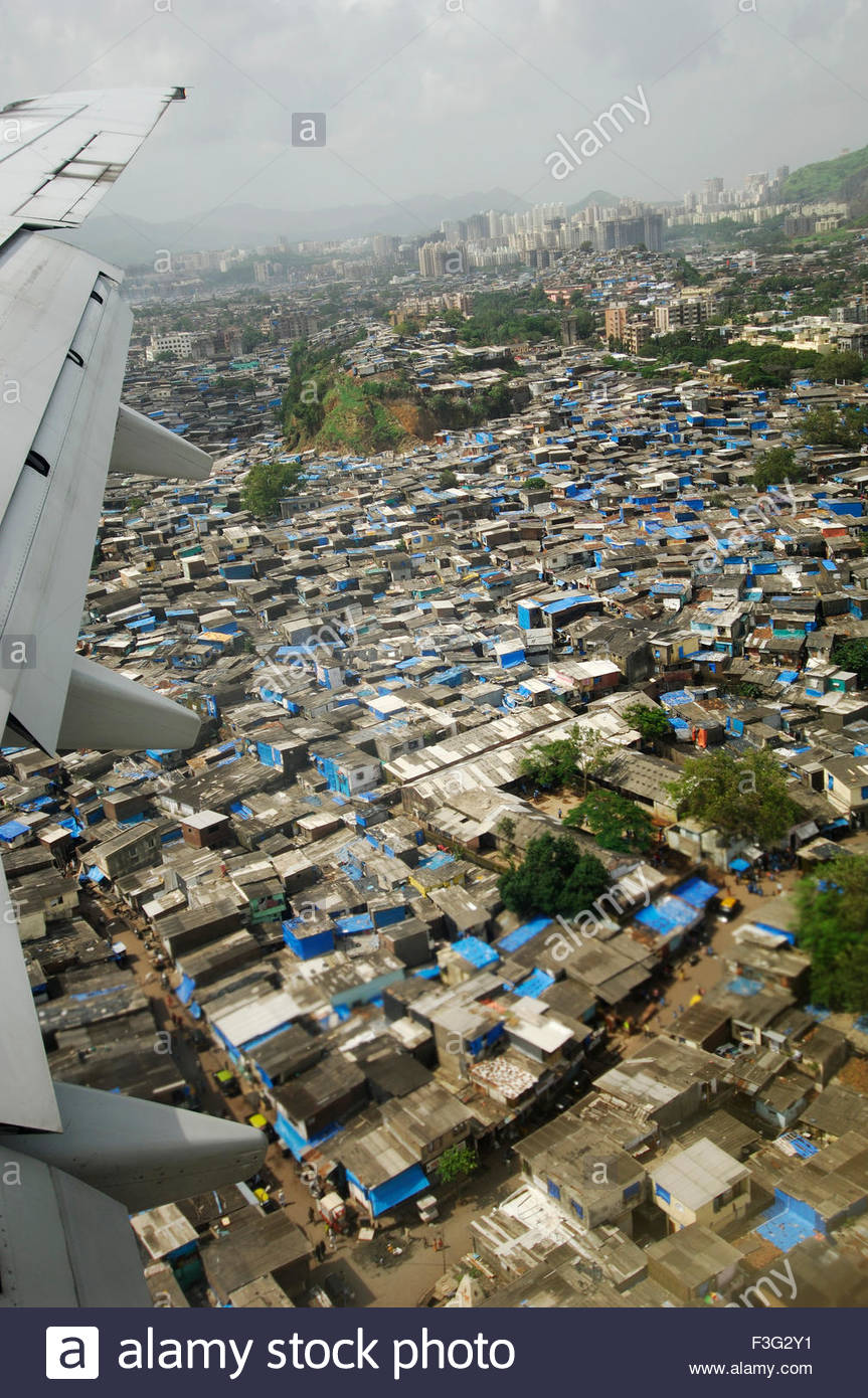 view-from-window-of-plane-about-to-land-in-mumbai-slums-near-airport-F3G2Y1.jpg