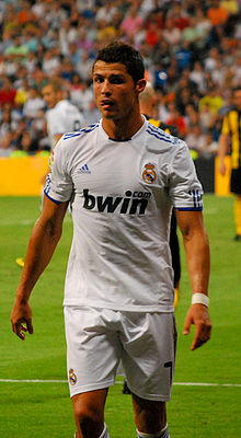 220px-Cristiano_Ronaldo_in_Real_Madrid_2.jpg