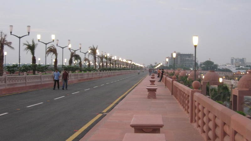 Riverside-Drive-Lucknow.jpg