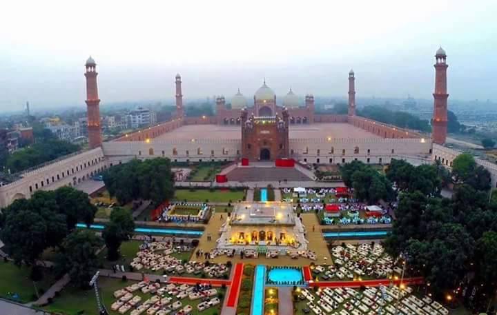 Badshahi-Masjid-Lahore.jpg