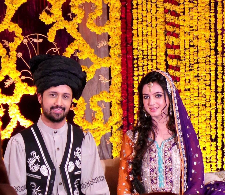 atif-aslam-mehndi-10.jpg